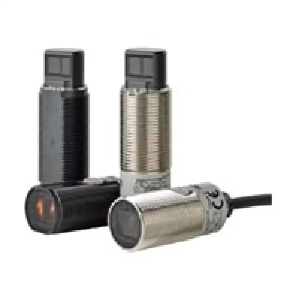 OMRON E3FA-DP22 PNP 0-300mm Sensing,10-30VDC.